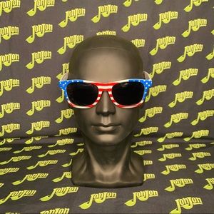 🇺🇸 Rare ‘America’ Camping World Sunglasses